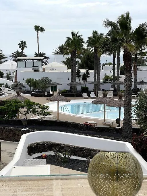 Precioso Rincon Entre El Mar Y Los Volcanes Costa Teguise