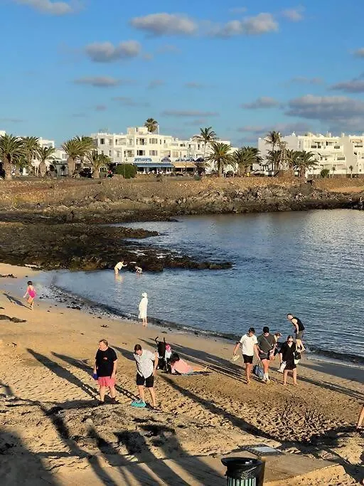 Precioso Rincon Entre El Mar Y Los Volcanes Costa Teguise